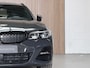 BMW 3-Serie Touring 330e xDrive High Executive M Sport - Dravit Grau - Laserlampen - M Stoelen - Head Up Dislplay - Harman Kardon
