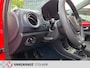 Volkswagen Up! 1.0. Nette Origineel Ned. Auto, Telefoon voorbereid. All seizoen banden.