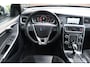 Volvo S60 2.0 T6 306pk R-Design - 19 inch - Sportstoelen - Camera - Trekhaak - Distributie vervangen - Stuur + Stoel verwarming