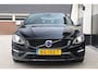 Volvo S60 2.0 T6 306pk R-Design - 19 inch - Sportstoelen - Camera - Trekhaak - Distributie vervangen - Stuur + Stoel verwarming