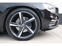 Volvo S60 2.0 T6 306pk R-Design - 19 inch - Sportstoelen - Camera - Trekhaak - Distributie vervangen - Stuur + Stoel verwarming