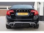 Volvo S60 2.0 T6 306pk R-Design - 19 inch - Sportstoelen - Camera - Trekhaak - Distributie vervangen - Stuur + Stoel verwarming