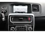 Volvo S60 2.0 T6 306pk R-Design - 19 inch - Sportstoelen - Camera - Trekhaak - Distributie vervangen - Stuur + Stoel verwarming