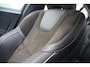 Volvo S60 2.0 T6 306pk R-Design - 19 inch - Sportstoelen - Camera - Trekhaak - Distributie vervangen - Stuur + Stoel verwarming