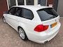 BMW 3-Serie Touring 320i Luxury Line / Navi / PDC / Leder / AUT / Stoelverw