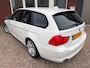 BMW 3-Serie Touring 320i Luxury Line / Navi / PDC / Leder / AUT / Stoelverw