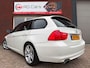 BMW 3-Serie Touring 320i Luxury Line / Navi / PDC / Leder / AUT / Stoelverw