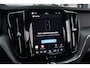 Volvo XC60 2.0 T6 Plug-in hybrid AWD Plus Dark | Pano | Trekhaak | Camera |