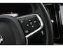 Volvo XC60 2.0 T6 Plug-in hybrid AWD Plus Dark | Pano | Trekhaak | Camera |