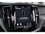 Volvo XC60 2.0 T6 Plug-in hybrid AWD Plus Dark | Pano | Trekhaak | Camera |