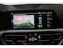 BMW 3-Serie 320i High Executive M-sport(M-PAkKKET, CAMERA, STOELVERWARMING, SFEERVERLICHTING, DEALER ONDERHOUDEN)
