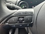 Toyota Yaris 1.5 Hybrid Dynamic Apple Carplay / Android auto stoelverwarming / stuurwielverwarming / Navigatie / Apple Carplay / Android Auto / parkeercamera / 10 jaar Toyota garantie / rijklaarprijs incl. Toyota Pechhulppas