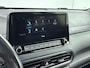 Hyundai Kona 1.6 GDI HEV Premium Sky | Trekhaak | Head up | Camera | Schuif/kantel dak | stoel/stuur verwarming | Navigatie & Carplay | Premium Audio |