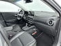 Hyundai Kona 1.6 GDI HEV Premium Sky | Trekhaak | Head up | Camera | Schuif/kantel dak | stoel/stuur verwarming | Navigatie & Carplay | Premium Audio |