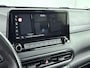 Hyundai Kona 1.6 GDI HEV Premium Sky | Trekhaak | Head up | Camera | Schuif/kantel dak | stoel/stuur verwarming | Navigatie & Carplay | Premium Audio |