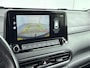 Hyundai Kona 1.6 GDI HEV Premium Sky | Trekhaak | Head up | Camera | Schuif/kantel dak | stoel/stuur verwarming | Navigatie & Carplay | Premium Audio |