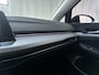 Volkswagen Golf Variant 1.0 eTSI DSG Life Business Alcantara Stoelverwarming Camera Sfeerverlichting