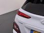 Hyundai Kona Premium 64kWh | 1ste eigenaar | ACCU 99% | Trekhaak | LEER | Camera | LED lampen | AUTOMAAT