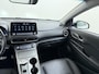 Hyundai Kona Premium 64kWh | 1ste eigenaar | ACCU 99% | Trekhaak | LEER | Camera | LED lampen | AUTOMAAT