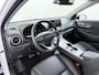 Hyundai Kona Premium 64kWh | 1ste eigenaar | ACCU 99% | Trekhaak | LEER | Camera | LED lampen | AUTOMAAT