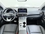 Hyundai Kona Premium 64kWh | 1ste eigenaar | ACCU 99% | Trekhaak | LEER | Camera | LED lampen | AUTOMAAT