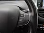 Peugeot 2008 1.2 PureTech Allure Panormadak | Parkeersenoren | Camera | Navigatie | Climat Control | Cruise Control | 17" Lichtmetalen Velgen