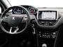 Peugeot 2008 1.2 PureTech Allure Panormadak | Parkeersenoren | Camera | Navigatie | Climat Control | Cruise Control | 17" Lichtmetalen Velgen