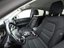 Mazda CX-5 2.0 SkyActiv-G 165 Luxury Sport 165Pk Automaat (APPLE CARPLAY, GROOT NAVI, STUUR/STOELVERWARMING, GETINT GLAS, SPORTSTOELEN, KEYLESS, TREKHAAK, LANE ASSIST, LED KOPLAMPEN, NIEUWSTAAT)