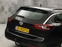 Opel Insignia 1.5 Turbo Business+ 165Pk Automaat (APPLE CARPLAY, GROOT NAVI, ADAPTIVE CRUISE, TREKHAAK, GETINT GLAS, SPORTSTOELEN, KEYLESS, PARKEERSENSOREN, NIEUWSTAAT)