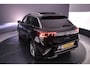 Volkswagen T-Roc R-Line Business 1.5 TSI 150pk DSG Automaat Trekhaak, Panoramadak, Navigatie, Adaptive cruise control, Achteruitrijcamera