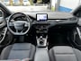 Ford Focus Wagon 1.0 125 PK ST Line | TREKHAAK| STOEL, STUUR EN VOORRUITVERWARMING| KEYLESS ENTRY & START| CAMERA + PARKEERSENSOREN| NAVIGATIE + APPLE CARPLAY/ANDROID AUTO| LED|