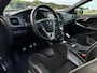 Volvo V40 1.6 T4 R-Design | Panoramadak | Camera | Leder/Alcantara | 18" Velgen | Stoelverwarming | Clima | PDC | Cruise | LED |