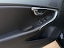 Volvo V40 1.6 T4 R-Design | Panoramadak | Camera | Leder/Alcantara | 18" Velgen | Stoelverwarming | Clima | PDC | Cruise | LED |