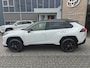 Toyota RAV4 2.5 HYBRID STYLE BI-TONE TREKHAAK STOEL/STUURVERW KEYLESS BLIND-SPOT PARK-SENSOREN APPLE/ANDROID ELEK-ACHTERKLEP AD-CRUISE JBL-AUDIO LM-VELGEN DAB+