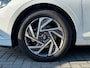 Hyundai i20 1.0 T-GDI 100pk Comfort / Navigatie d.m.v. Apple Carplay & Android Auto / Airco / Achteruitrijcamera / Airco | Camera | Carplay | Bestuurdersstoel in hoogte verstelbaar | Cruise control | Dodehoek detectie | Navigatie | Lichtmetalen velgen | Digitaal cockpit | Parkeersensoren