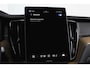 Volvo XC60 2.0 T8 Plug-in hybrid AWD Ultra Dark Org. NL. | Forest Lake | S/K-Panodak | Adapt. Cruise | Stoel-+Stuurverw. | PDC | 360 Camera | NAV + App. Connect | ECC | Elek. Klep | LM 22" |
