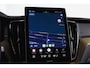 Volvo XC60 2.0 T8 Plug-in hybrid AWD Ultra Dark Org. NL. | Forest Lake | S/K-Panodak | Adapt. Cruise | Stoel-+Stuurverw. | PDC | 360 Camera | NAV + App. Connect | ECC | Elek. Klep | LM 22" |