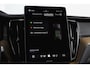 Volvo XC60 2.0 T8 Plug-in hybrid AWD Ultra Dark Org. NL. | Forest Lake | S/K-Panodak | Adapt. Cruise | Stoel-+Stuurverw. | PDC | 360 Camera | NAV + App. Connect | ECC | Elek. Klep | LM 22" |