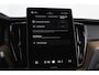 Volvo XC60 2.0 T8 Plug-in hybrid AWD Ultra Dark Org. NL. | Forest Lake | S/K-Panodak | Adapt. Cruise | Stoel-+Stuurverw. | PDC | 360 Camera | NAV + App. Connect | ECC | Elek. Klep | LM 22" |