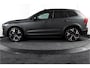 Volvo XC60 2.0 T8 Plug-in hybrid AWD Ultra Dark Org. NL. | Forest Lake | S/K-Panodak | Adapt. Cruise | Stoel-+Stuurverw. | PDC | 360 Camera | NAV + App. Connect | ECC | Elek. Klep | LM 22" |