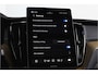 Volvo XC60 2.0 T8 Plug-in hybrid AWD Ultra Dark Org. NL. | Forest Lake | S/K-Panodak | Adapt. Cruise | Stoel-+Stuurverw. | PDC | 360 Camera | NAV + App. Connect | ECC | Elek. Klep | LM 22" |
