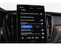Volvo XC60 2.0 T8 Plug-in hybrid AWD Ultra Dark Org. NL. | Forest Lake | S/K-Panodak | Adapt. Cruise | Stoel-+Stuurverw. | PDC | 360 Camera | NAV + App. Connect | ECC | Elek. Klep | LM 22" |