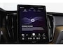 Volvo XC60 2.0 T8 Plug-in hybrid AWD Ultra Dark Org. NL. | Forest Lake | S/K-Panodak | Adapt. Cruise | Stoel-+Stuurverw. | PDC | 360 Camera | NAV + App. Connect | ECC | Elek. Klep | LM 22" |
