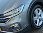 Volkswagen T-Cross 1.0 TSI Style Business Adaptive Cruise | Sportvelgen | Stoelverwarming | Clima | Camera | Trekhaak !!