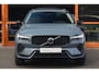 Volvo XC60 T6 Hybride AWD Plus Dark LONG RANGE | 360° Camera | Panoramadak | Trekhaak | Stoel + Stuur Verwarmd | Memory |