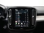Volvo XC40 B4 Plus Dark | Harman/Kardon | Elek Stoelen | Camera | Trekhaak | All Season | Adaptive Cruise | BLIS | Pilot Assist