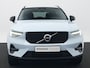 Volvo XC40 B4 Plus Dark | Harman/Kardon | Elek Stoelen | Camera | Trekhaak | All Season | Adaptive Cruise | BLIS | Pilot Assist