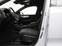 Volvo XC40 B4 Plus Dark | Harman/Kardon | Elek Stoelen | Camera | Trekhaak | All Season | Adaptive Cruise | BLIS | Pilot Assist