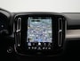 Volvo XC40 B4 Plus Dark | Harman/Kardon | Elek Stoelen | Camera | Trekhaak | All Season | Adaptive Cruise | BLIS | Pilot Assist