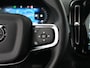 Volvo XC40 B4 Plus Dark | Harman/Kardon | Elek Stoelen | Camera | Trekhaak | All Season | Adaptive Cruise | BLIS | Pilot Assist